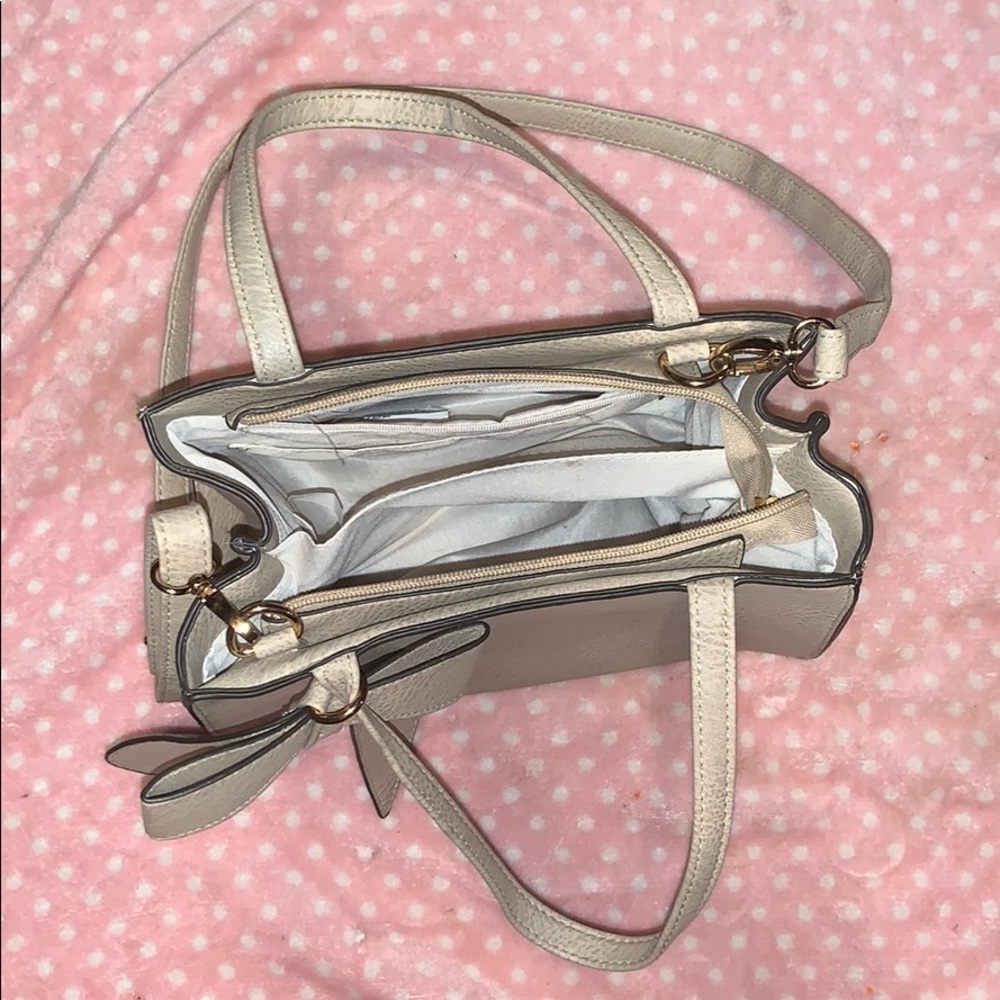 Purse - Picture 2 of 4